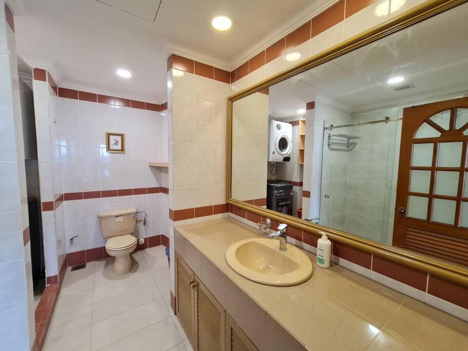 Lovely Waterfront Riverbank Suite With Pool Kuching Exteriér fotografie